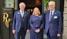 (v.l.n.r.): Festredner Dr. Ulrich Konrad, 2. Bürgermeisterin Dr. Sandra Vorlová und Präsident Hans-Werner Kraft